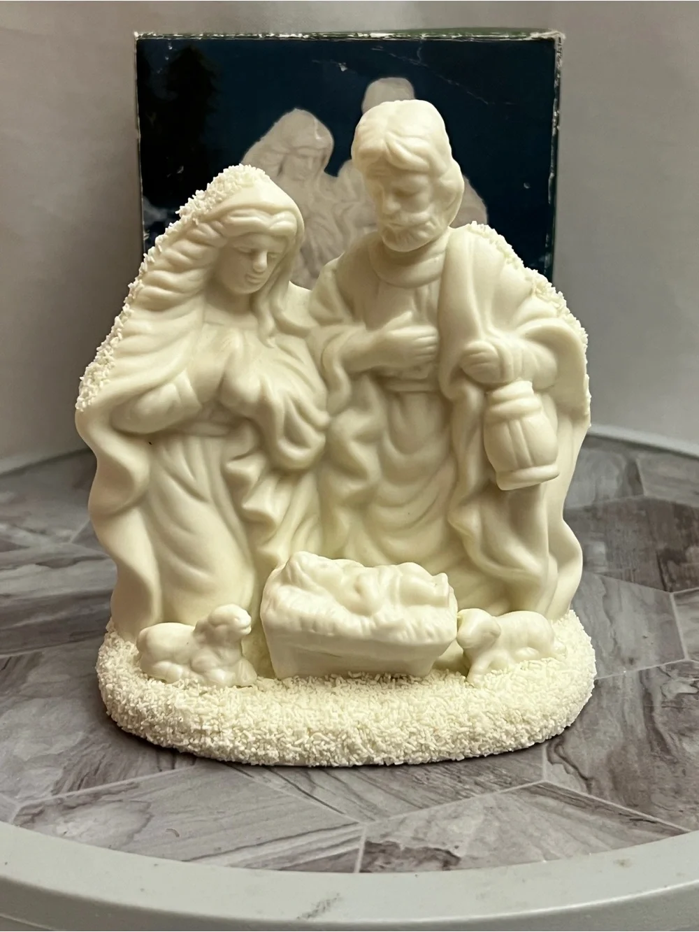 A King Is Born Porcelain Nativity Scene Christmas Holy Family Figurine w/ Box